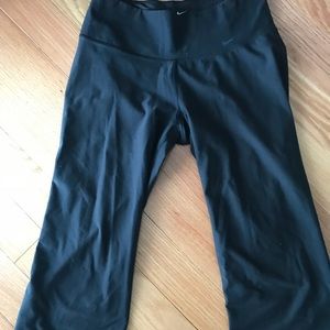 Nike DriFit relaxed Capri